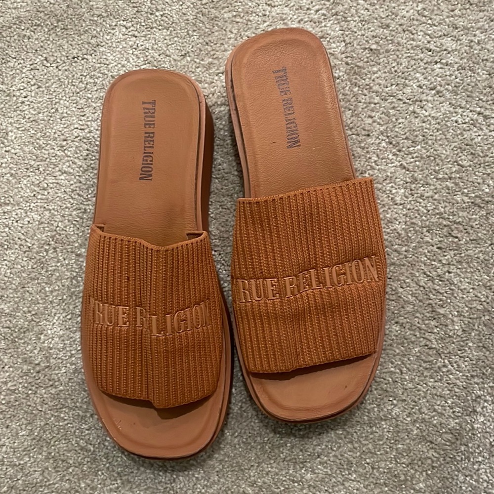 True religion sandals. Only worn once, size 8.